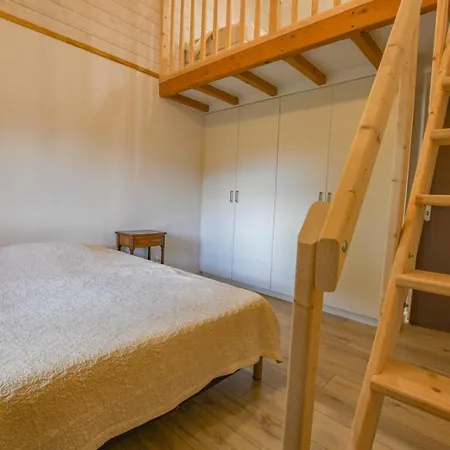 Les Demeures D'ines Feriehus *